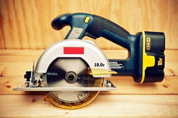 The Best Small Circular Saw Review & Buyers Guide